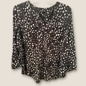 Simply Vera Wang Black Dotted Long Sleeve Blouse. Sz XXL Front Pockets EUC. AE